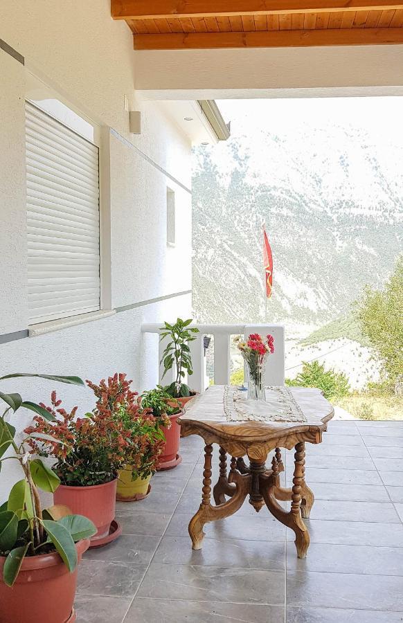 Villa Goliku Pestani Exterior foto